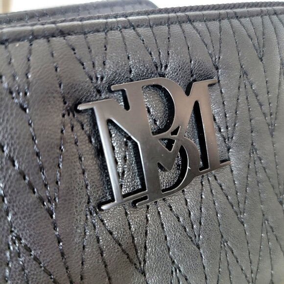 2 Badgley Mischka Black Quilted Wallet/Wristlet w/ Phone Holder Retails $120 NWT - Picture 3 of 10